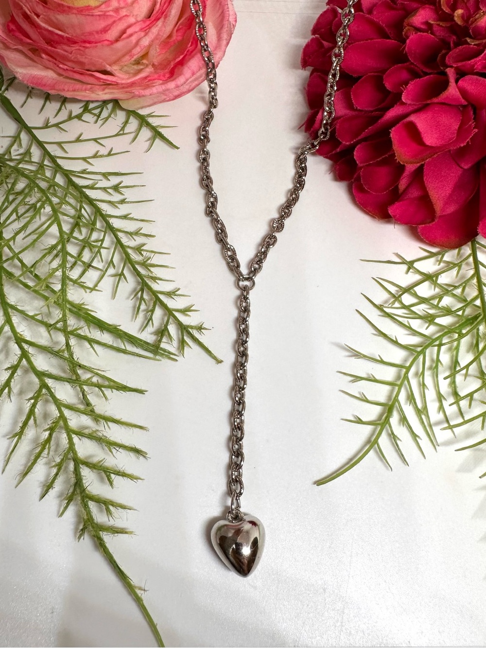 NEW ⚜️ Puffed Heart Lariat Chain Necklace - Picture 7 of 7